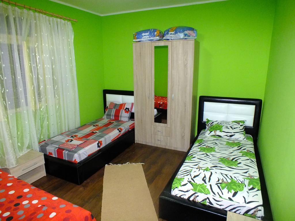 Holiday Home Ivana Virpazar Habitación foto