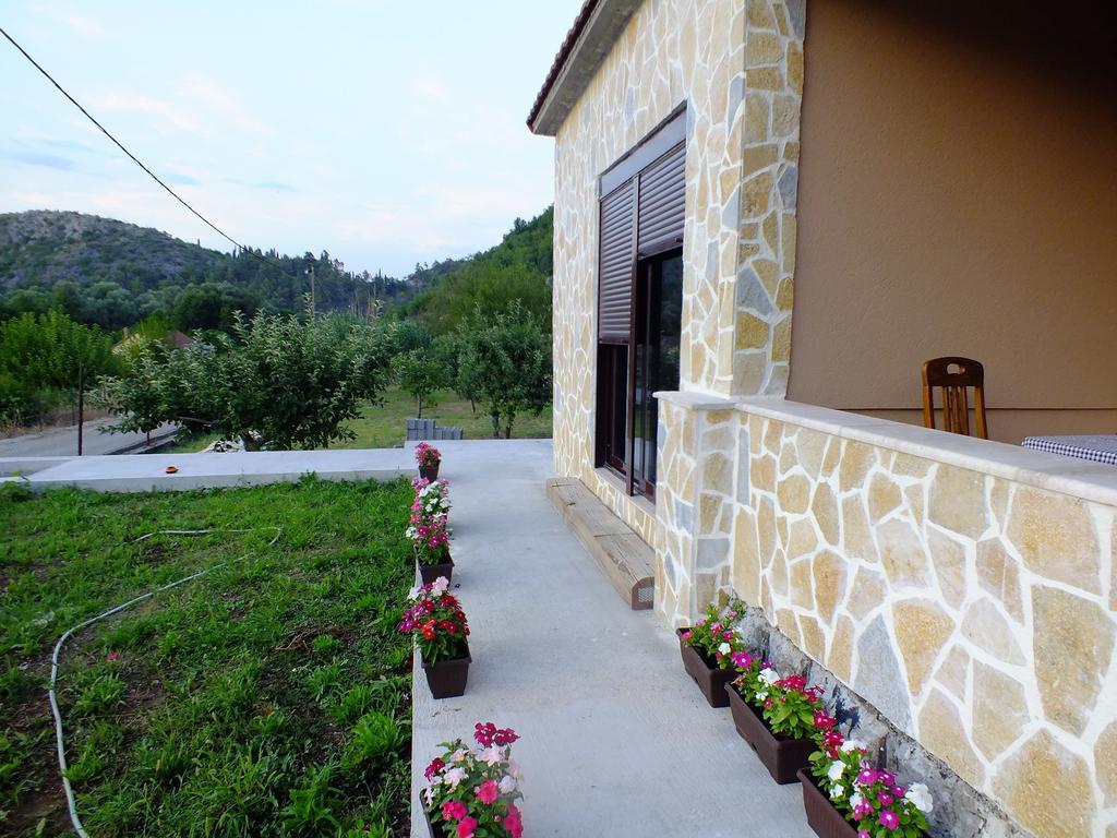 Holiday Home Ivana Virpazar Habitación foto